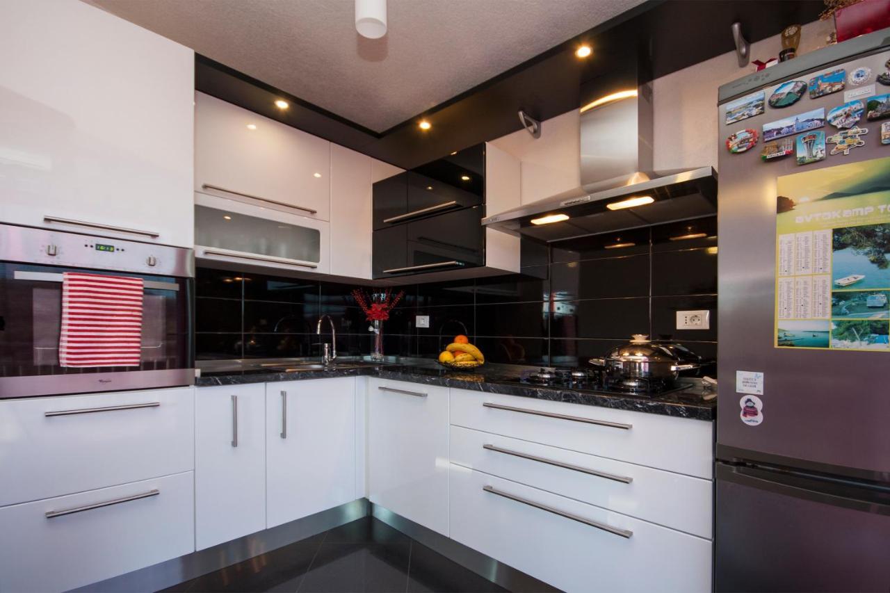Apartman Sena Примоштен Экстерьер фото
